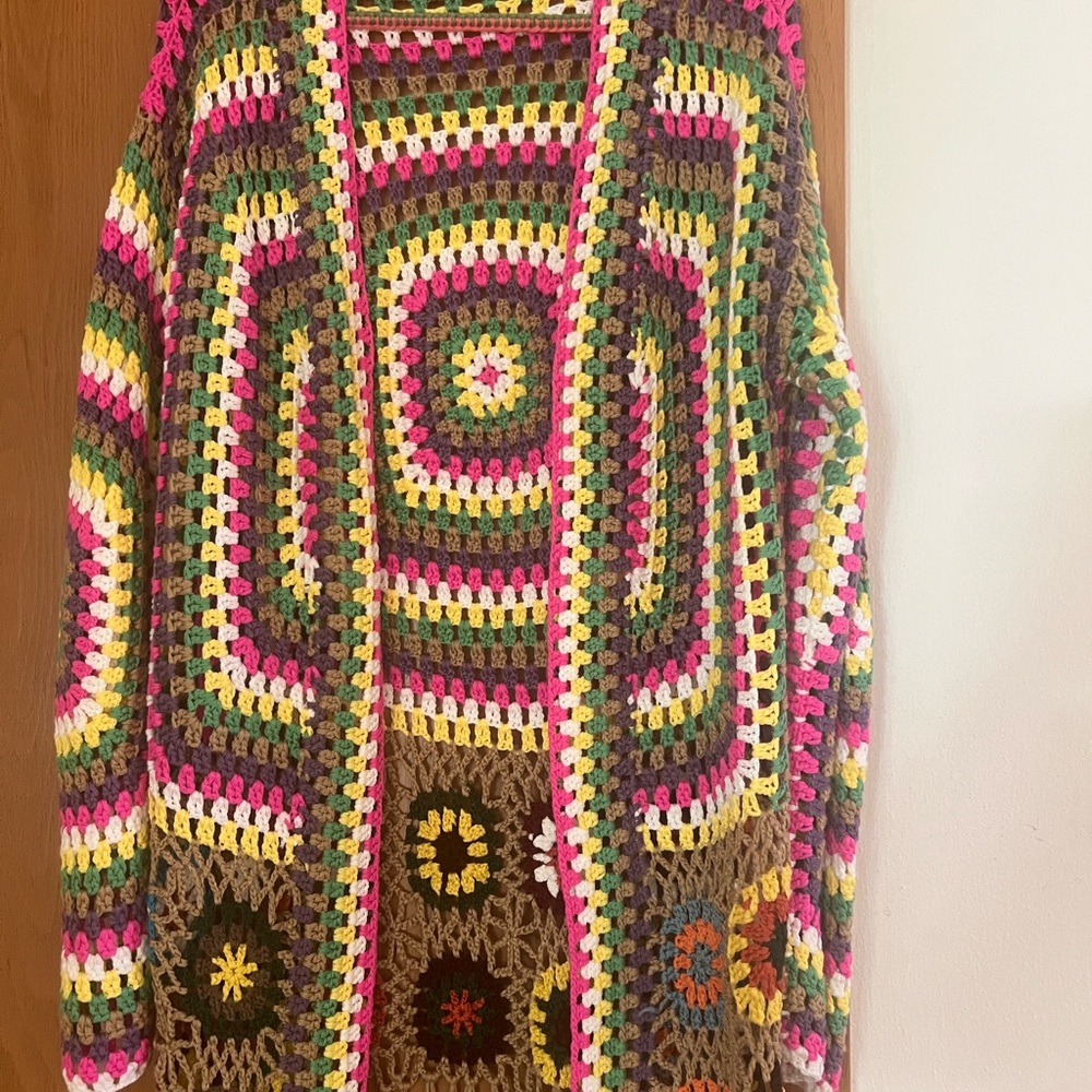 Sweater, Crochet Primi,Dahlia Granny Square, , with beige fringe, hand crocheted